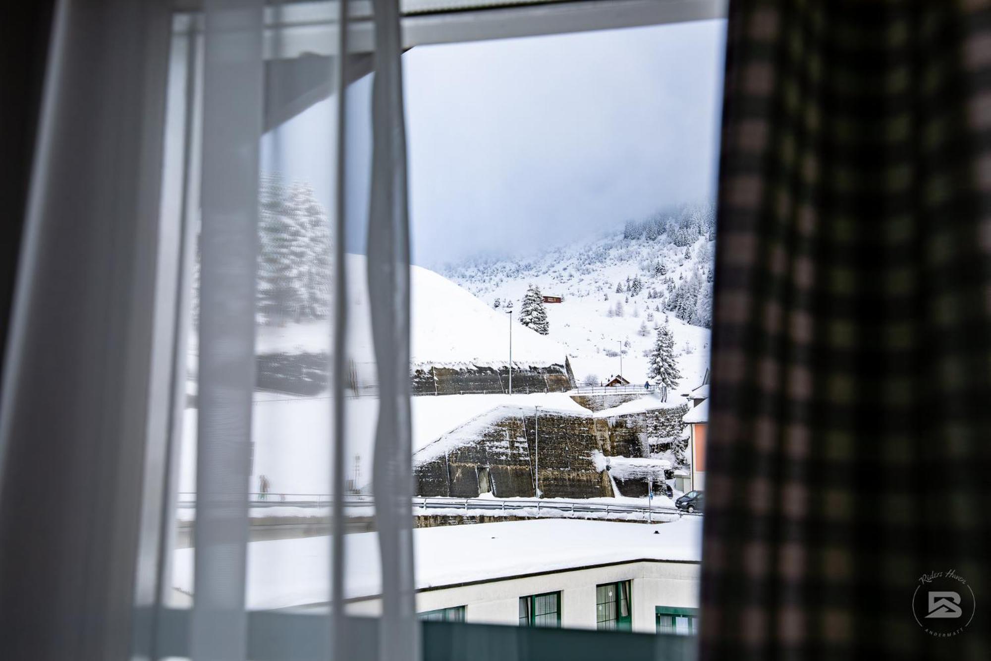 Hotel Bergidyll - Riders Haven Self Check-In Hotel Andermatt Exterior foto